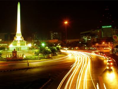 Victory Monument in Bangkok (Thailand) bei Nacht
