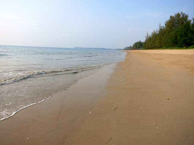 Strand auf Khao Lak in Thailand